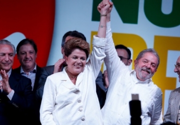 Dilma é reeleita na disputa mais apertada da história; PT ganha 4º mandato