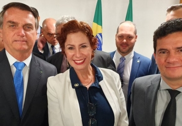 Em áudio, Carla Zambelli revela esquema de compra de votos para aprovar reforma da Previdência